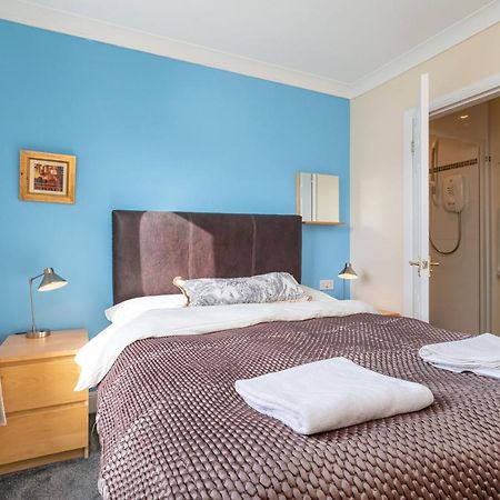 New Four Bedroom House - All Rooms Ensuite Stirling Eksteriør bilde