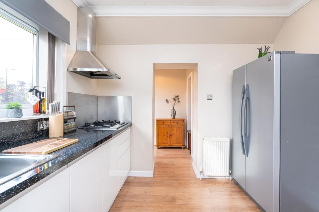 New Four Bedroom House - All Rooms Ensuite Stirling Eksteriør bilde