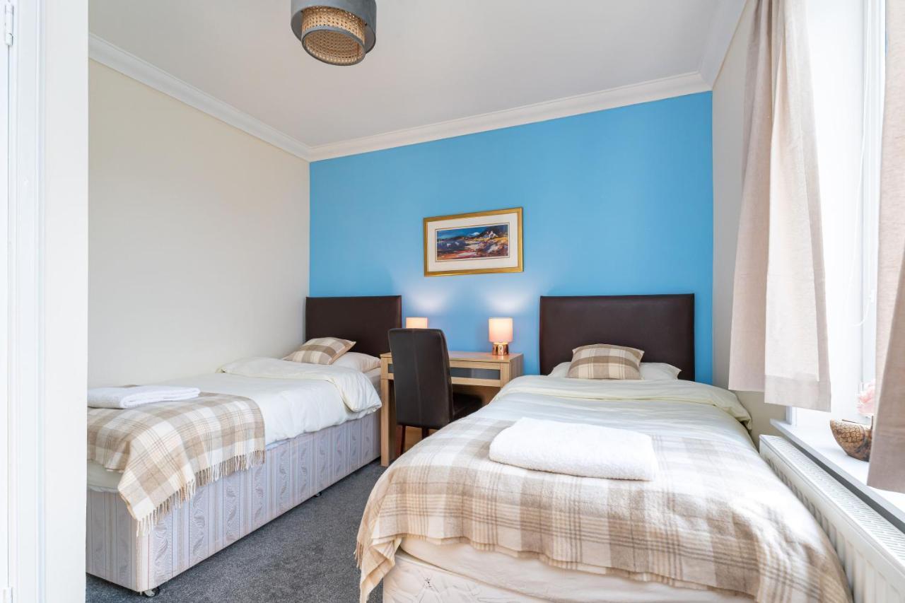 New Four Bedroom House - All Rooms Ensuite Stirling Eksteriør bilde